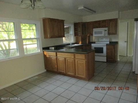 2764 W Ab Ave, Plainwell, MI 49080 photo 2