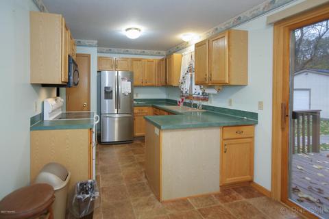 4122 E B Ave, Plainwell, MI 49080 photo 5