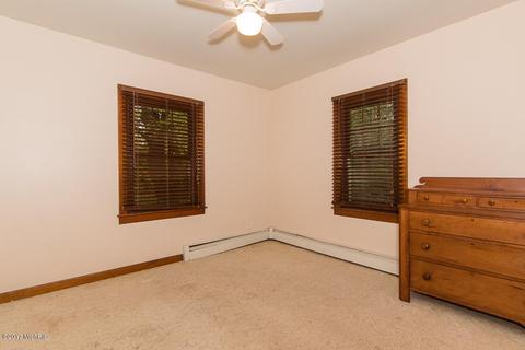 348 13th St, Plainwell, MI 49080 photo 12
