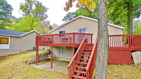 12433 Cabin Dr, Belding, MI 48809 photo 2