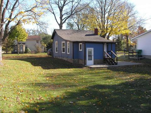 1103 Fifth St, Three Rivers, MI 49093 photo 2