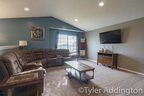 4465 Riverbluff Trl, Hamilton, MI 49419 photo 4