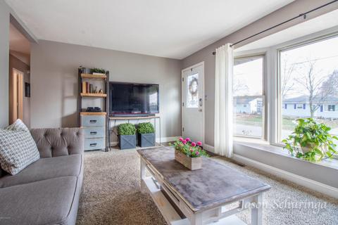 250 Donna Dr, Lowell, MI 49331 photo 4