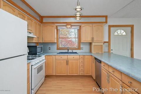 3995 Mckendry Rd, Ionia, MI 48846 photo 8