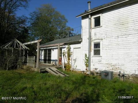 1301 5th St, Three Rivers, MI 49093 photo 2