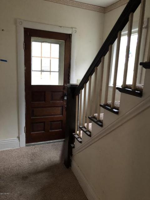 811 Pearl St, Belding, MI 48809 photo 10