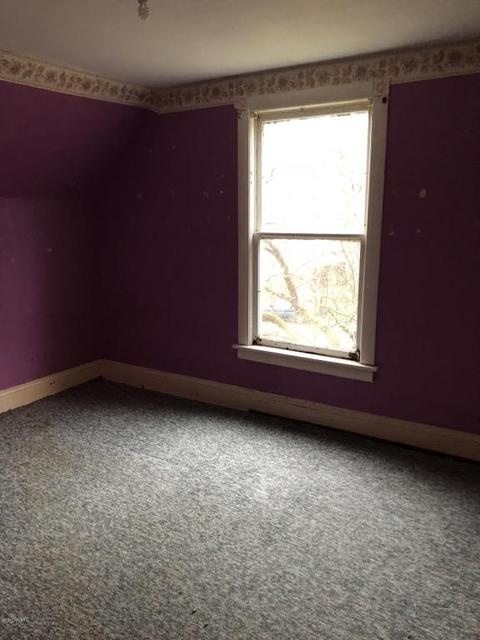 811 Pearl St, Belding, MI 48809 photo 17
