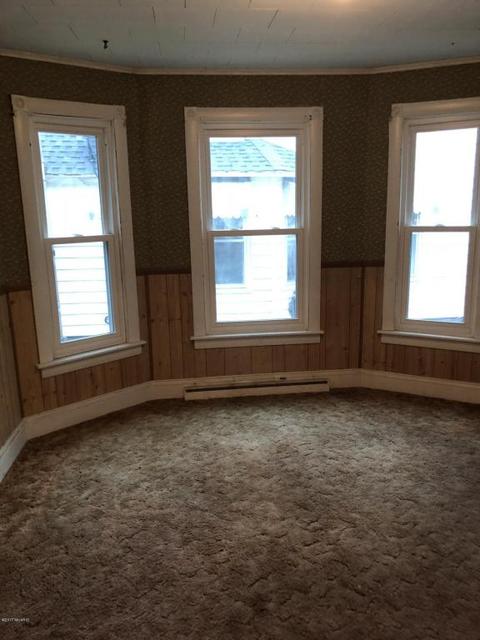 811 Pearl St, Belding, MI 48809 photo 6