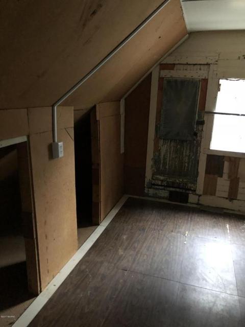811 Pearl St, Belding, MI 48809 photo 14