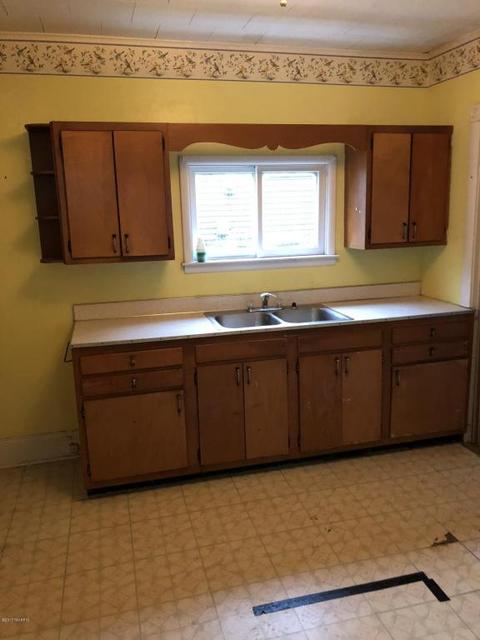 811 Pearl St, Belding, MI 48809 photo 4