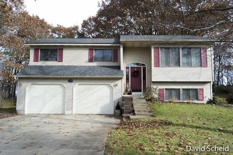 4139 Spruce Dr, Dorr, MI 49323 photo 1