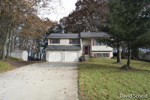 4139 Spruce Dr, Dorr, MI 49323 photo 2
