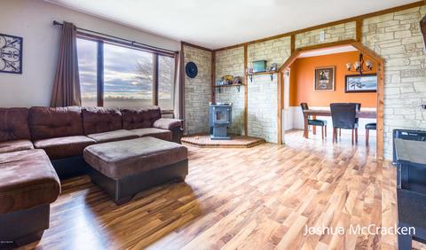 4402 Meade Rd, Belding, MI 48809 photo 4