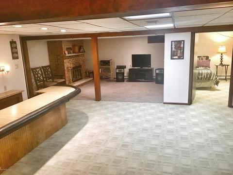 715 N Drive Dr E, Marshall, MI 49068 photo 5