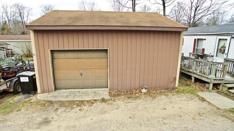 4045 East Shore Dr, Stanton, MI 48888 photo 4