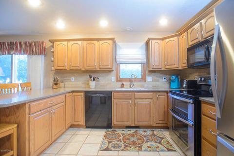 830 E Park Dr, Niles, MI 49120 photo 4
