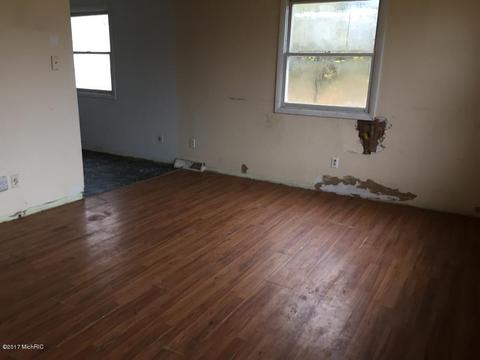 6184 Belding Rd, Belding, MI 48809 photo 2