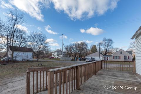 703 Harrison St, Belding, MI 48809 photo 15