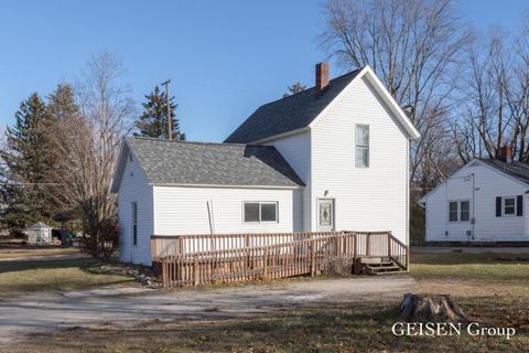703 Harrison St, Belding, MI 48809 photo 13