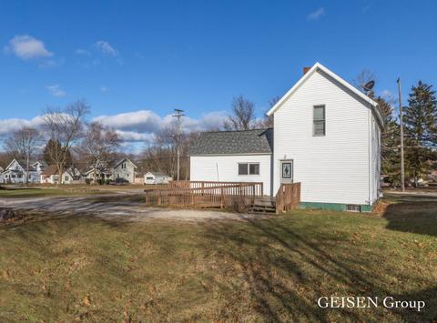 703 Harrison St, Belding, MI 48809 photo 14