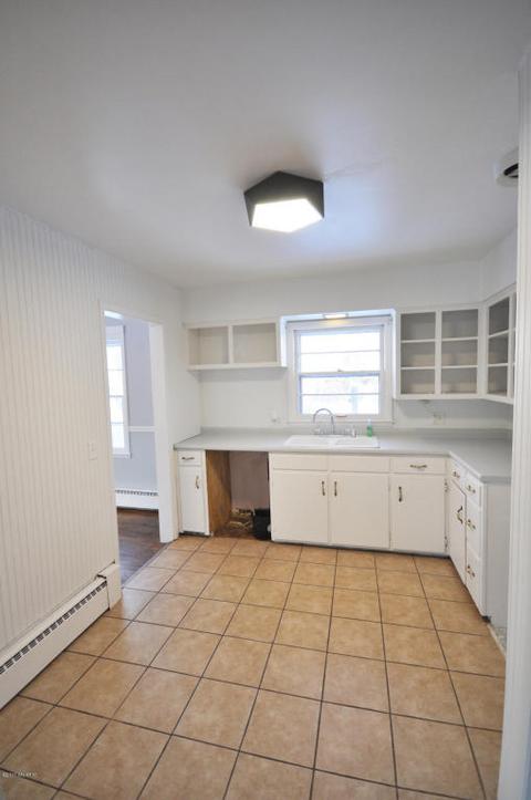 315 E Glenguile St, Parchment, MI 49004 photo 9