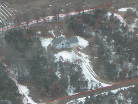 1885 Draper Dr, Stanton, MI 48888 photo 34