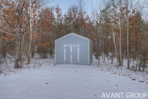1885 Draper Dr, Stanton, MI 48888 photo 32