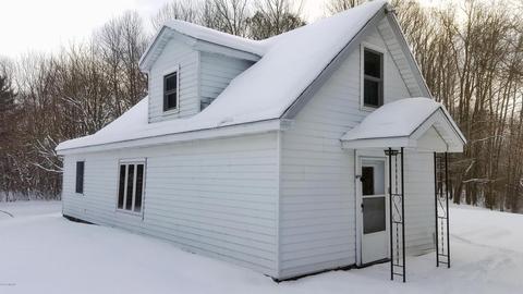 922 E 2 Mile Rd, White Cloud, MI 49349 photo 4