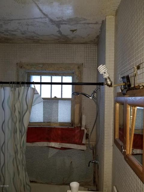 611 Water St, Cassopolis, MI 49031 photo 8