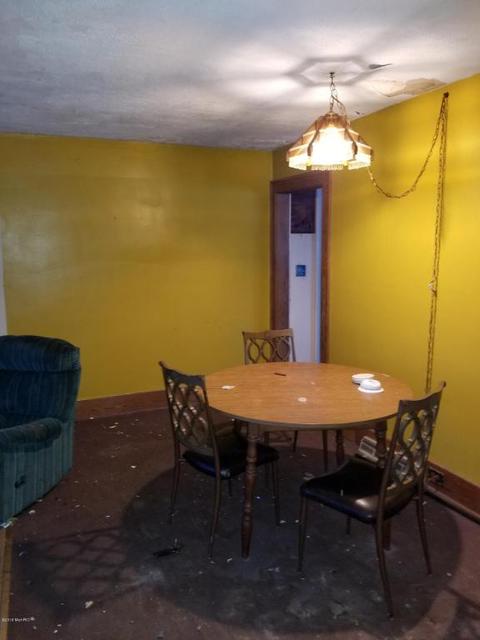 611 Water St, Cassopolis, MI 49031 photo 4