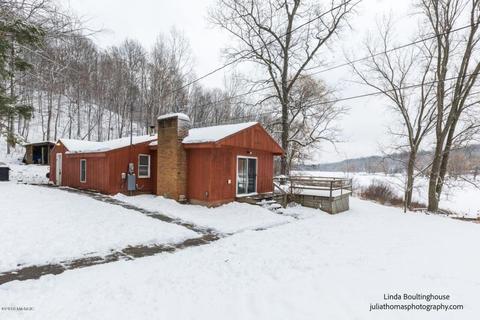 7288 Ashley Ave NE, Belding, MI 48809 photo 2