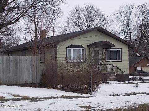 915 Bennett St, Jackson, MI 49202 photo 2