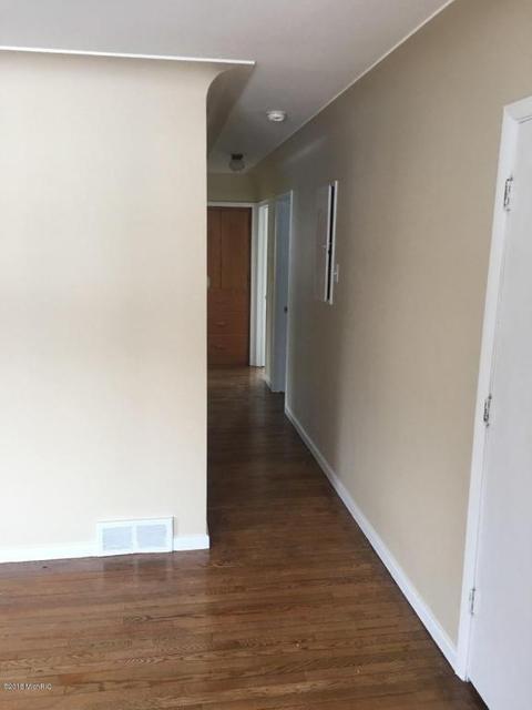 915 Bennett St, Jackson, MI 49202 photo 7
