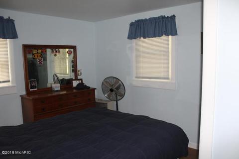 906 Woodruff, Stanton, MI 48888 photo 10