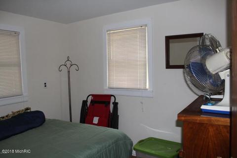 906 Woodruff, Stanton, MI 48888 photo 11