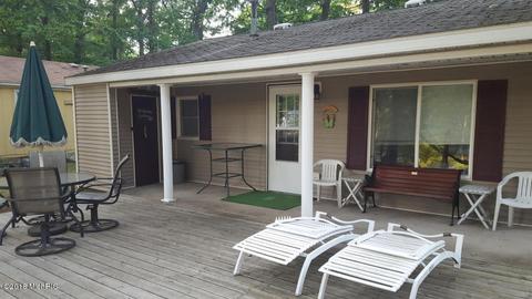 906 Woodruff, Stanton, MI 48888 photo 2