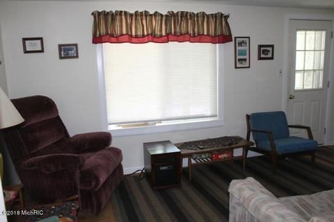 906 Woodruff, Stanton, MI 48888 photo 7