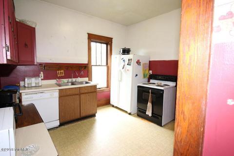 228 3rd St, Morley, MI 49336 photo 11