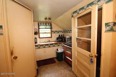 228 3rd St, Morley, MI 49336 photo 27