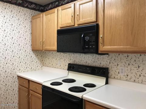 352 Boyer Ct, Marshall, MI 49068 photo 4