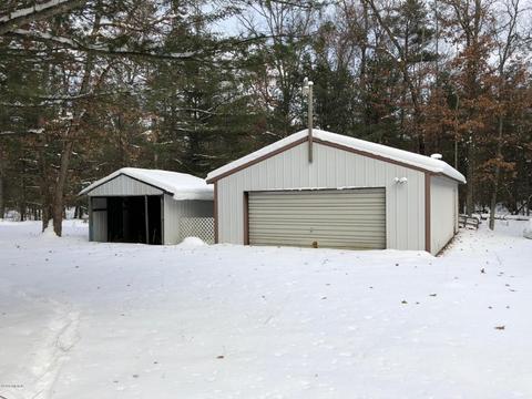 653 Jenny Cir, Baldwin, MI 49304 photo 2
