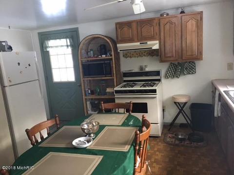 653 Jenny Cir, Baldwin, MI 49304 photo 7
