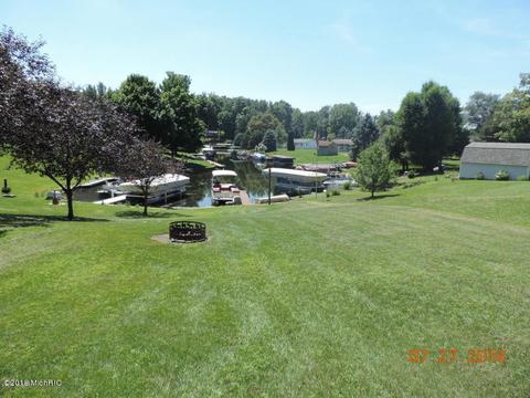 102 Wright Rd, Quincy, MI 49082 photo 2