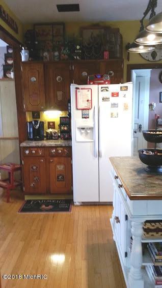 7123 E Pakes Rd, Crystal, MI 48818 photo 9