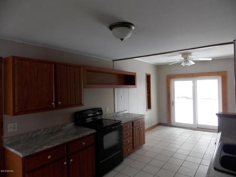 204 S Second St, Edmore, MI 48829 photo 23