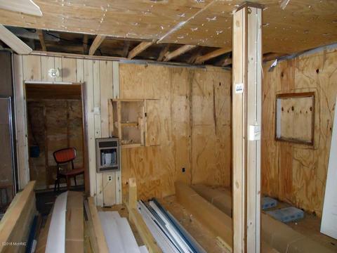 3237 N Hamilton, Branch, MI 49402 photo 6