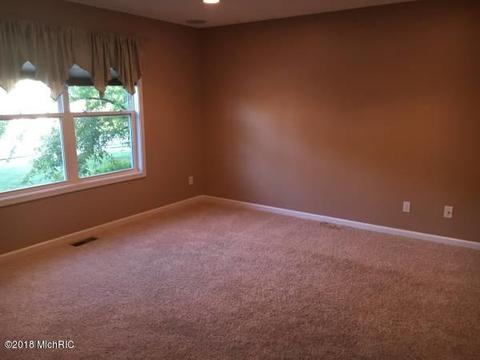 2064 Arbor Mdws, Dewitt, MI 48820 photo 4