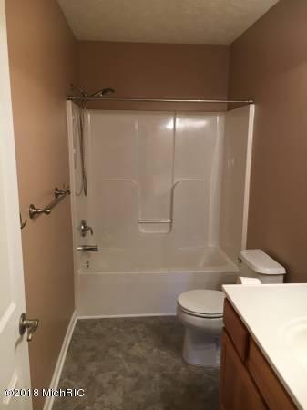 2064 Arbor Mdws, Dewitt, MI 48820 photo 8