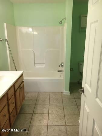 2064 Arbor Mdws, Dewitt, MI 48820 photo 6