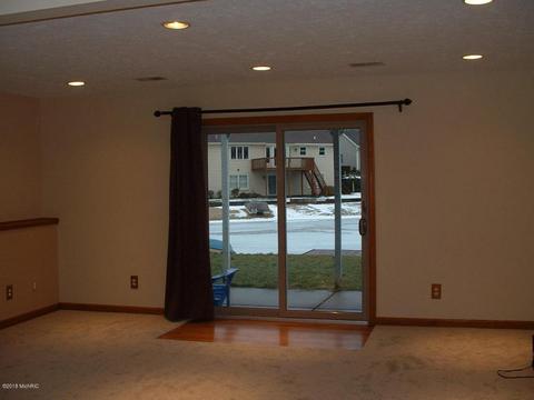 1484 Springbrook Dr, Jenison, MI 49428 photo 18